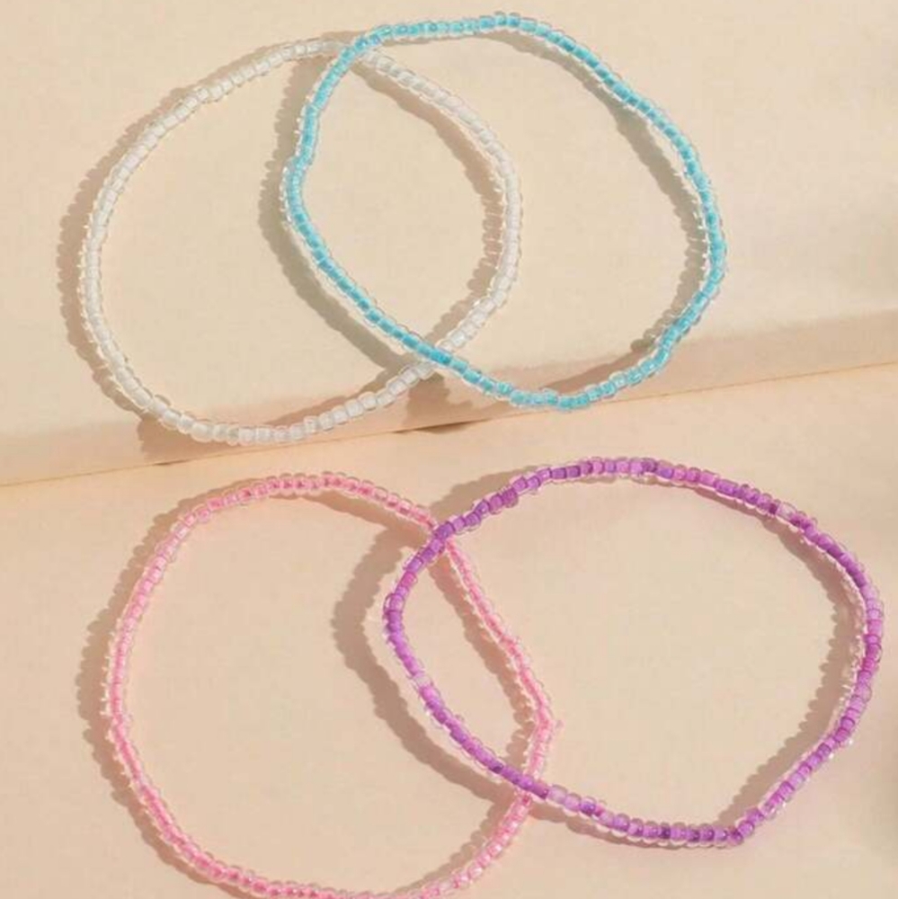 4 anklets 🩷💜🤍🩵 - Picture 3 of 7